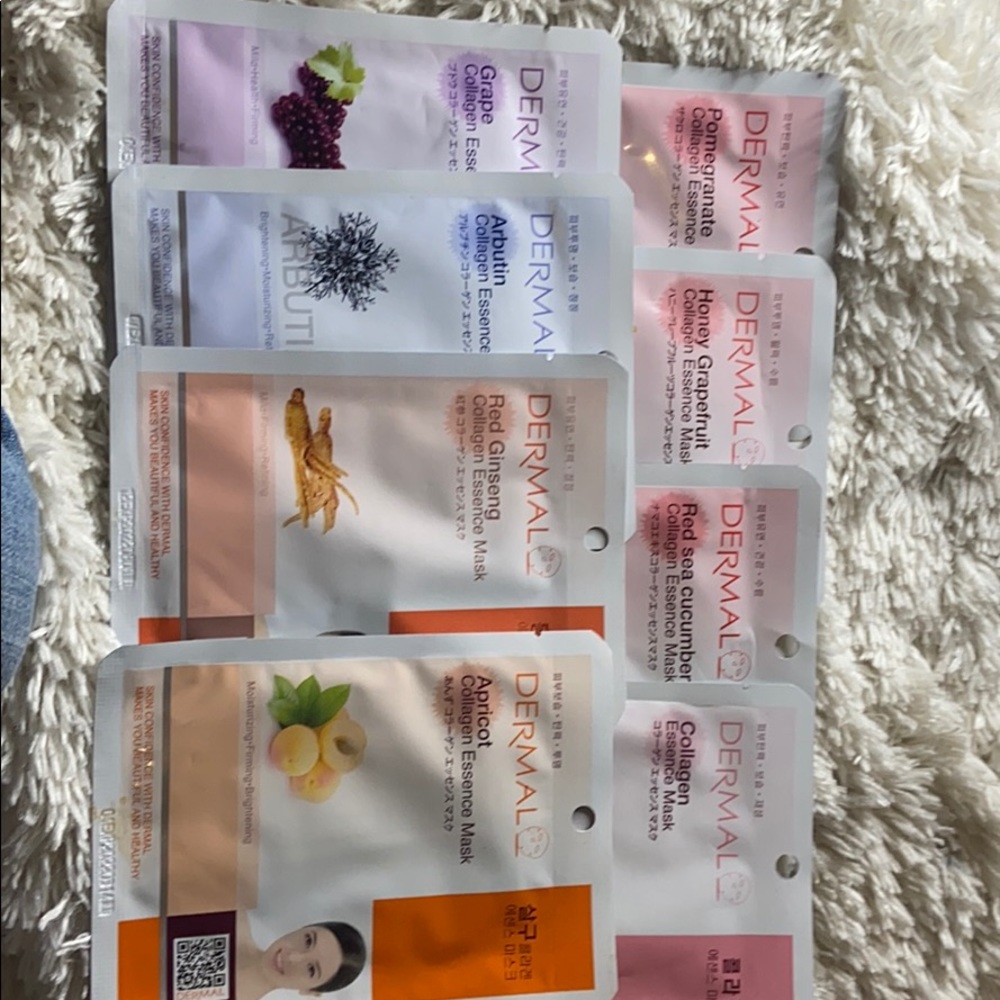 A pack of 8 face masks